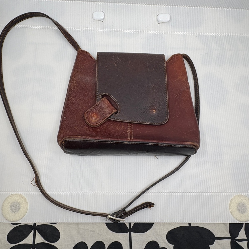 L'Artigiano Made In Italy Zip Top bag Russet Leather Brown Stitch & Brown Flap